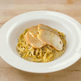 Fettuccini Alfredo Lunch Combo